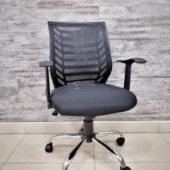Кресло Barneo K-138 для персонала (черная ткань черная сетка) в Магнитогорске - magnitogorsk.mebel24.online | фото